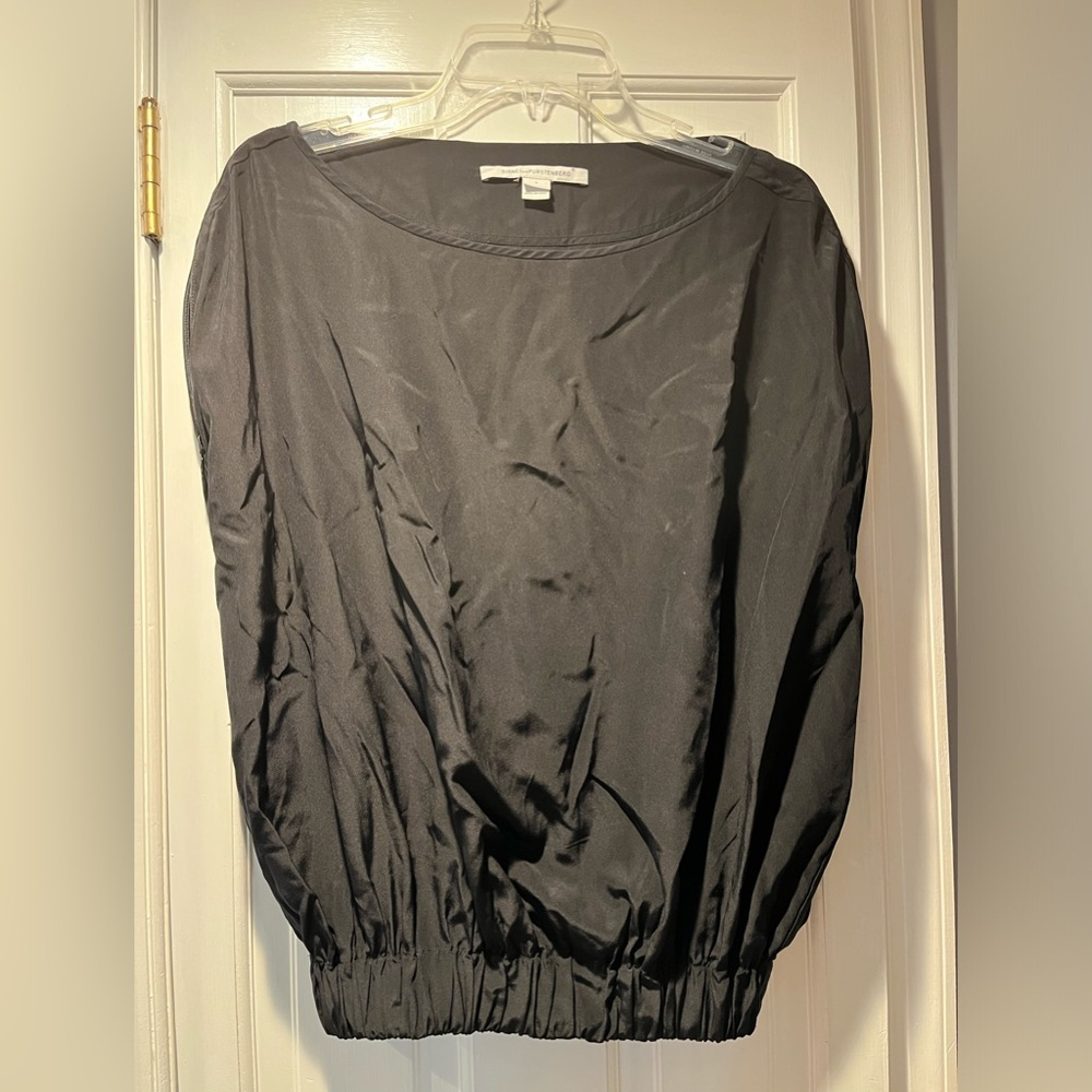 Women’s DIANE VON FURSTENBURG Black Silk Top sz 8